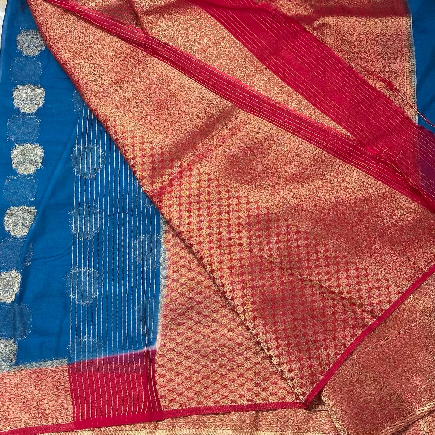 Blue n Red big butta soft chiffon saree