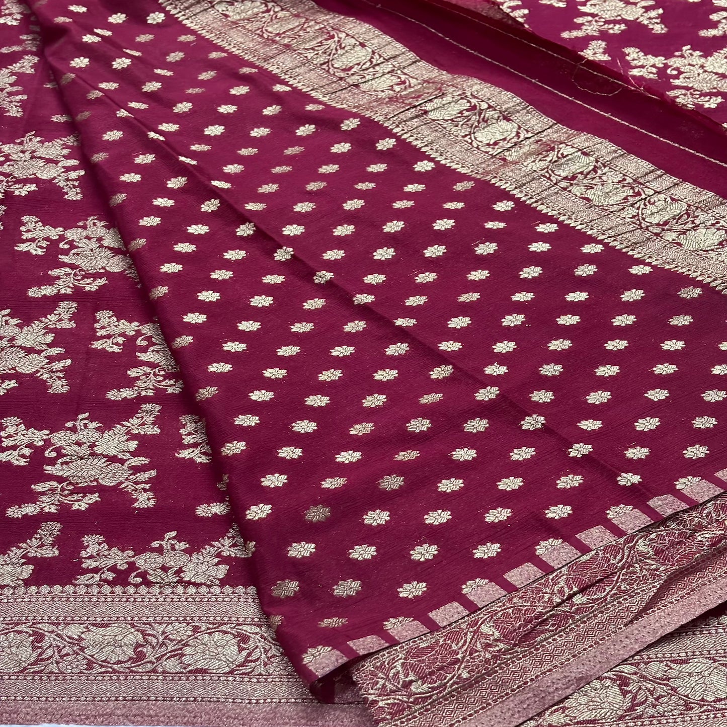 Maroon Crushed georgette sarees jaal pattern